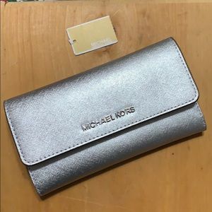 Michael Kors Trifold Wallet Silver NWT